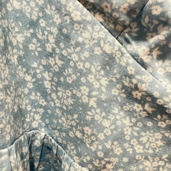 NEW with tags (NET) Franchesca’s Denim Blue with White Floral Print Romper - Picture 4 of 12